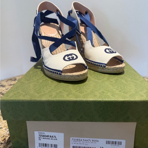 Authentic GUCCI WHITE ESPADRILLES GG PLATFORM ANKLE - Picture 2 of 5